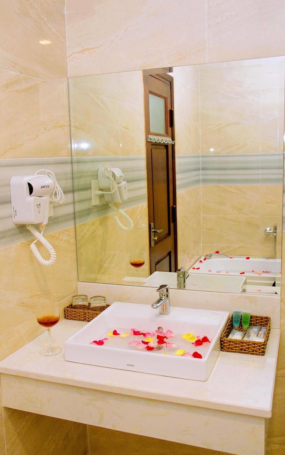 Sky Nha Trang Hotell Eksteriør bilde